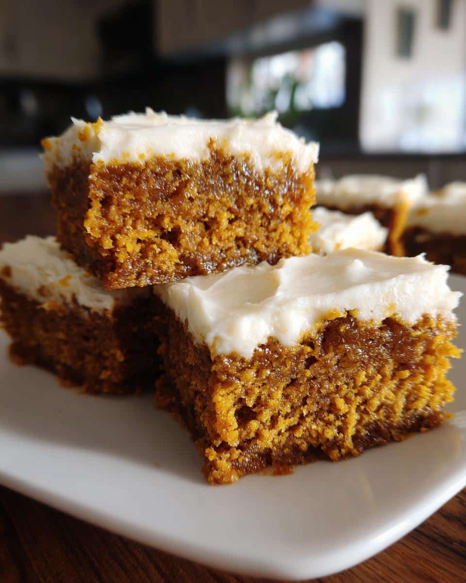 pumpkin bars with cream cheese frosting - detail 1